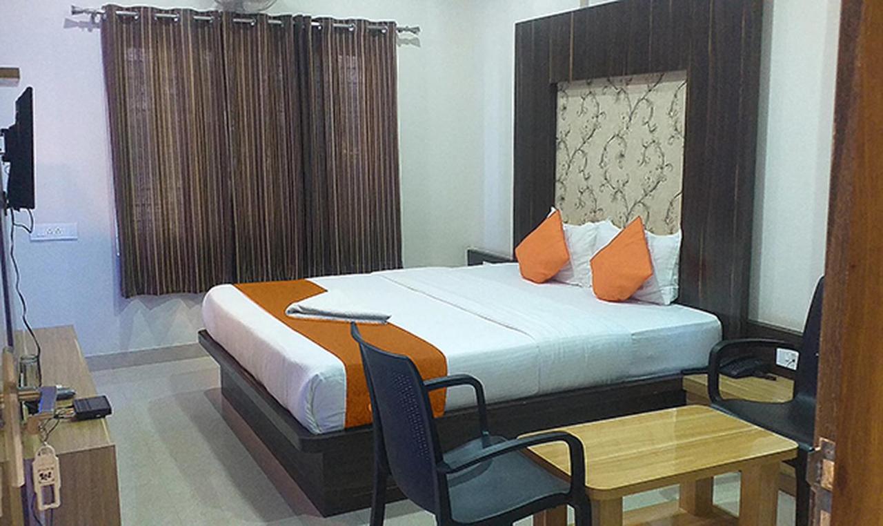 Royal Blue Meridian Inn Μπανγκαλόρ Εξωτερικό φωτογραφία