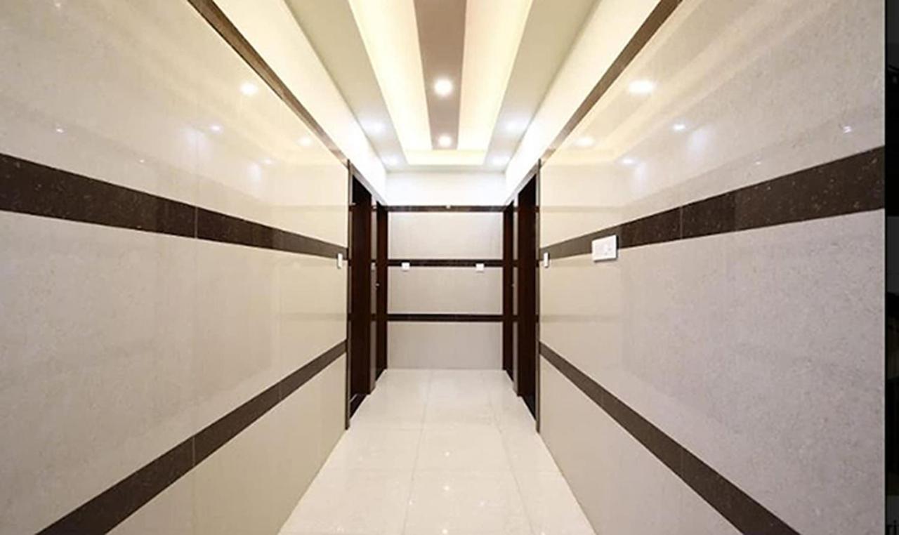 Royal Blue Meridian Inn Μπανγκαλόρ Εξωτερικό φωτογραφία